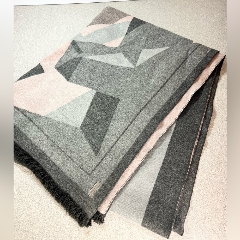 Soia & Kyo Larisa Blanket Scarf gray pink wrap